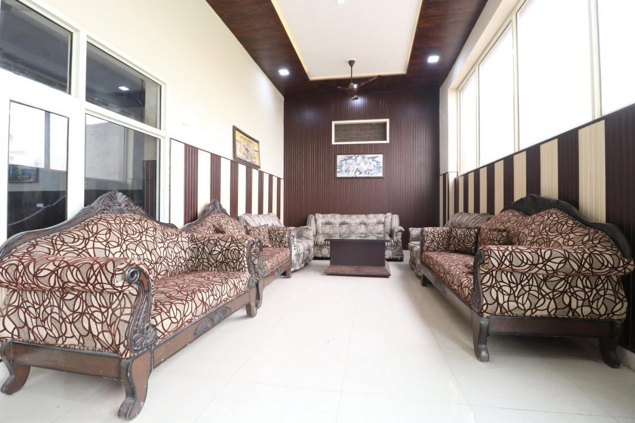 Oyo 28338 New Life Hotel Banur Bagian luar foto