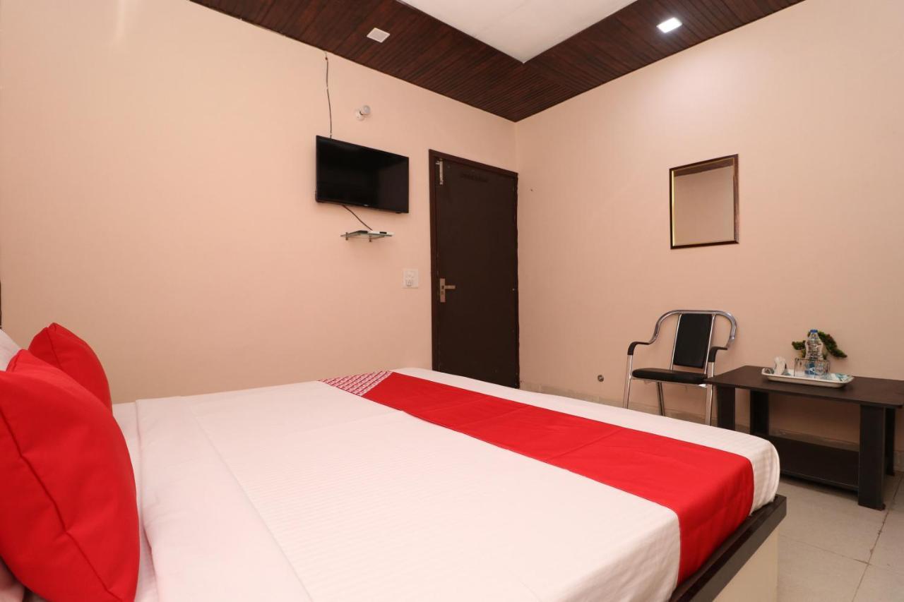 Oyo 28338 New Life Hotel Banur Bagian luar foto