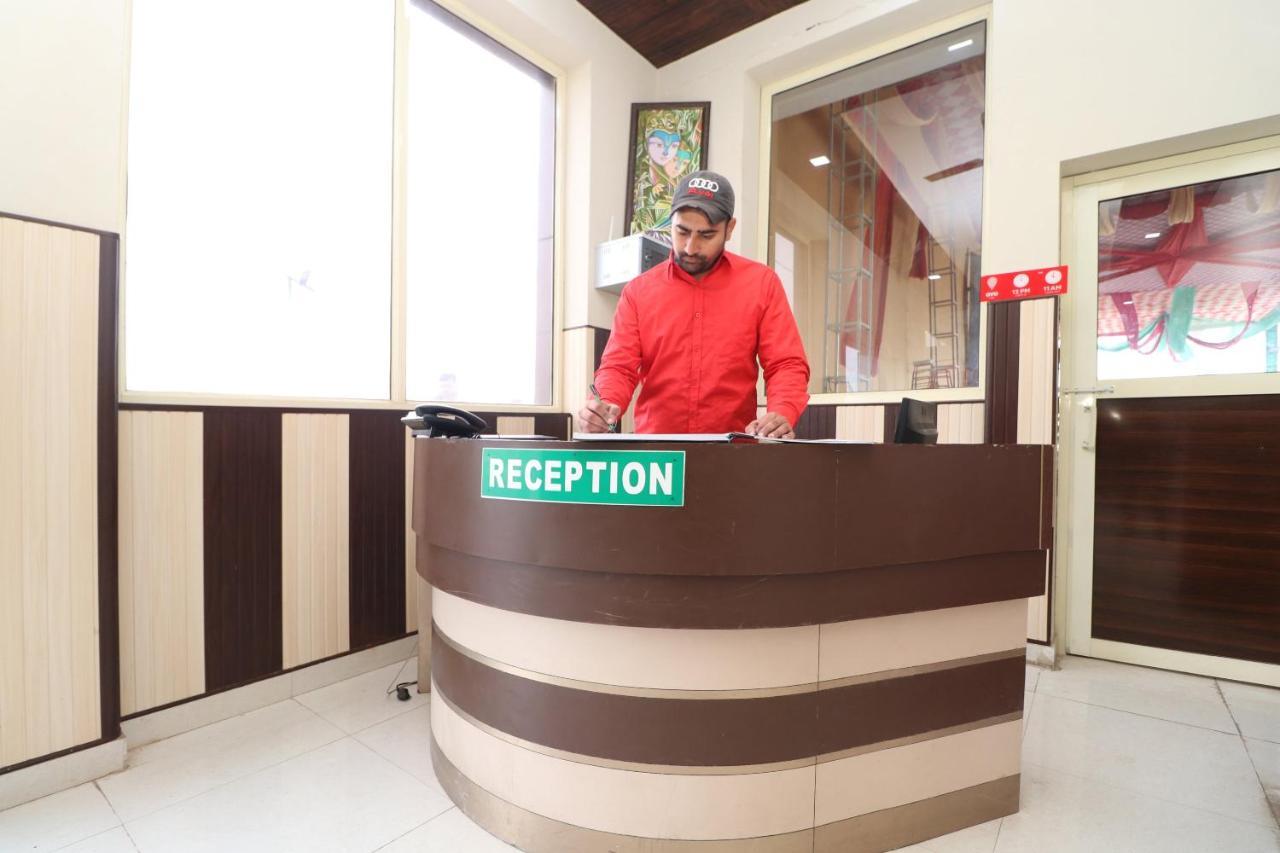Oyo 28338 New Life Hotel Banur Bagian luar foto